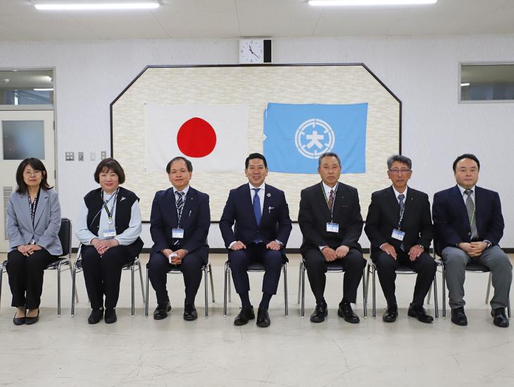 辞令交付式・感謝状贈呈式(退職者)の様子1