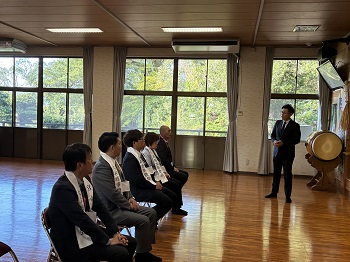 宮中献穀記念米の贈呈の様子（神社庁）
