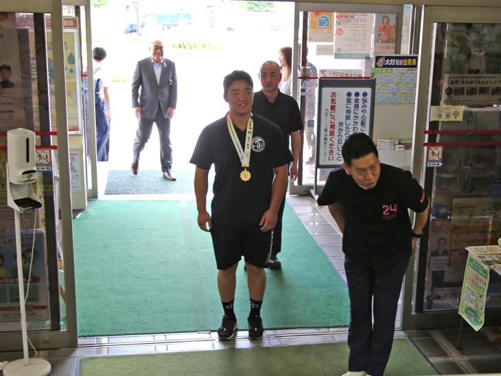 令和7年度全国高等学校総合体育大会レスリング選手権大会結果報告の様子1