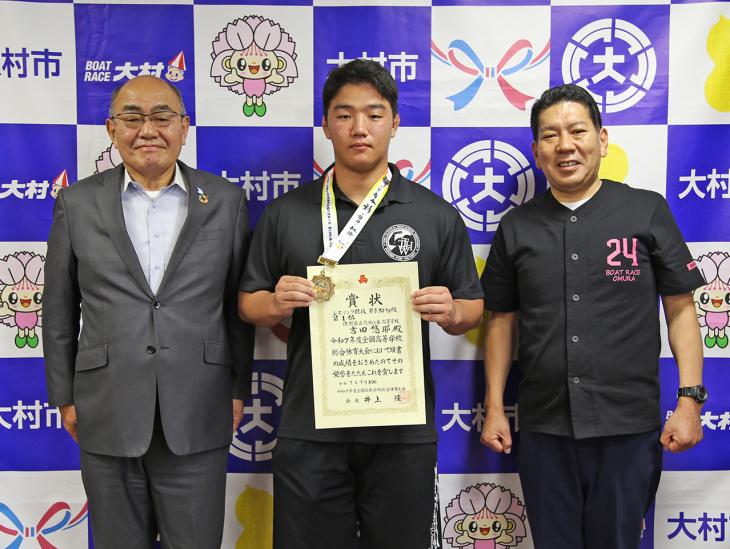 令和7年度全国高等学校総合体育大会レスリング選手権大会結果報告の様子3