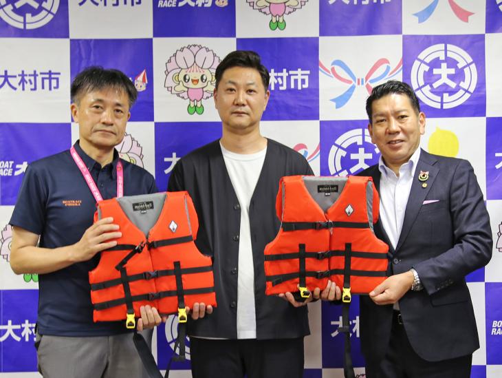 ライフジャケット寄贈式の様子1