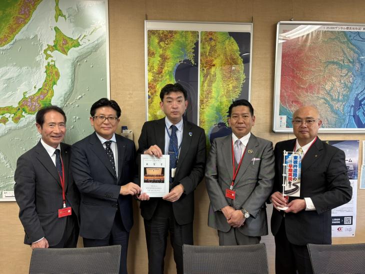 東彼杵道路建設促進期成会要望活動の様子(国土交通省・小林賢太郎大臣官房技術審議官)