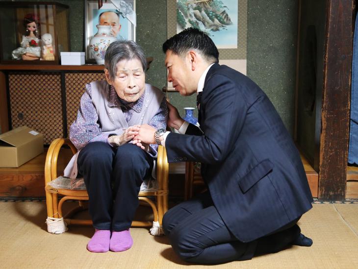 100歳長寿祝いの様子2