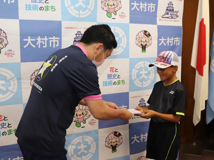 全日本小学生ソフトテニス選手権大会出場表敬の様子