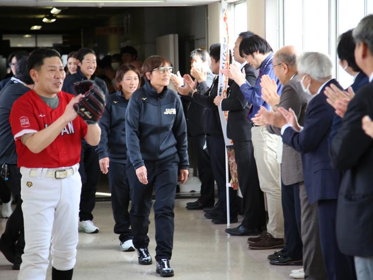 市長訪問の様子（ソフトボール女子TOP日本代表）2