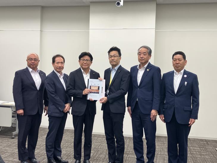 要望活動(東彼杵道路建設促進期成会)の様子1