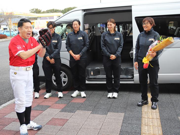 市長訪問の様子（ソフトボール女子TOP日本代表）1