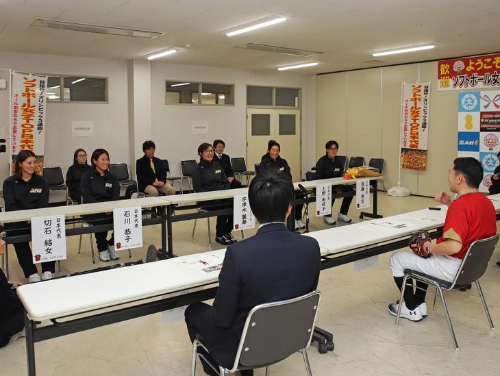 市長訪問の様子（ソフトボール女子TOP日本代表）4