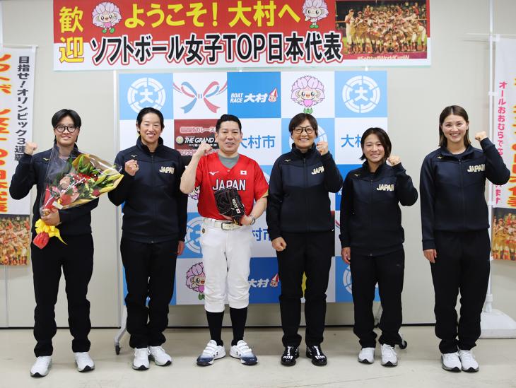 市長訪問の様子（ソフトボール女子TOP日本代表）3