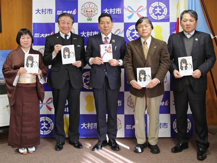 書籍の寄贈の様子（大村ロータリークラブさま）1