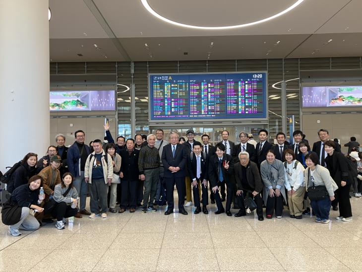 韓国訪問トップセールスの様子(仁川空港到着)