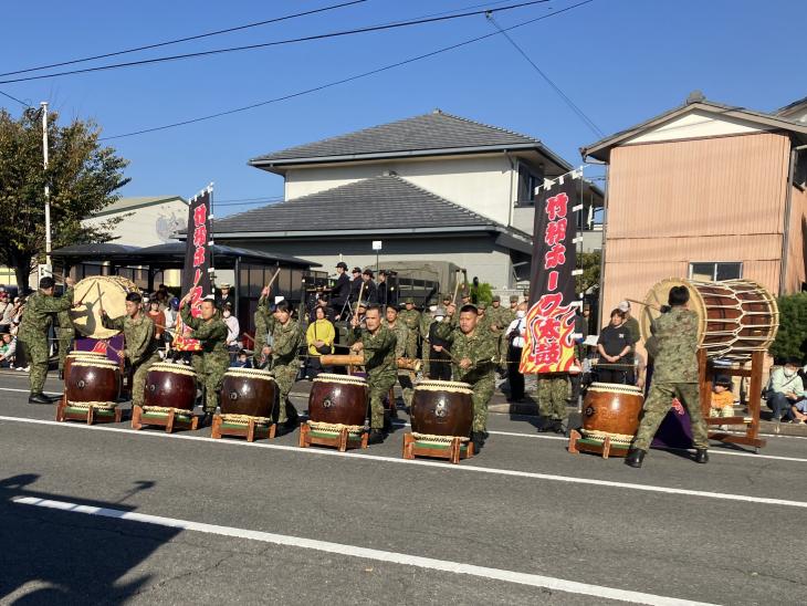 令和7年度自衛隊合同記念日行事の様子(市中行進)2