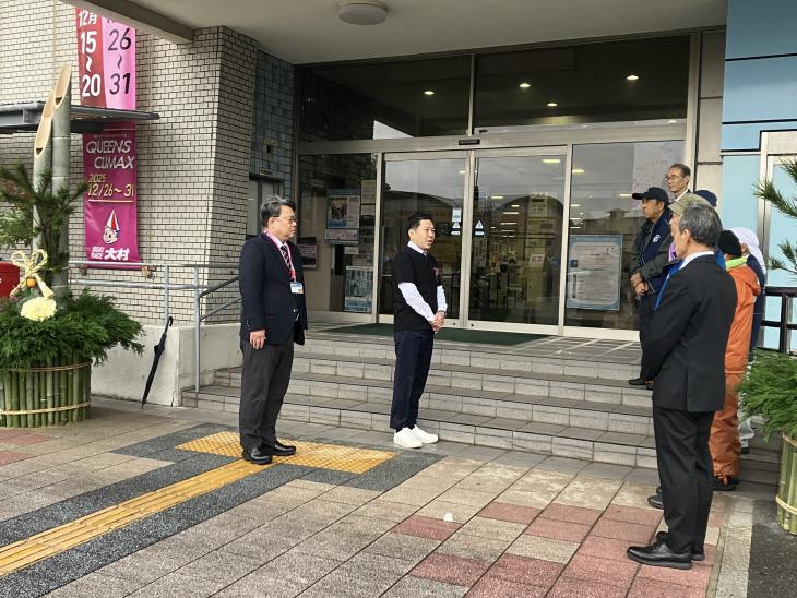 門松贈呈式の様子1