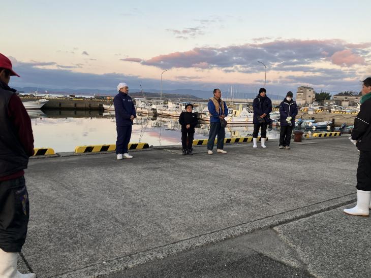 大村市漁業協同組合「ナマコ漁」激励の様子