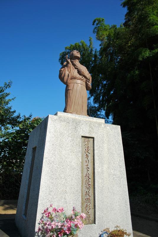 胴塚跡にある祈りの像