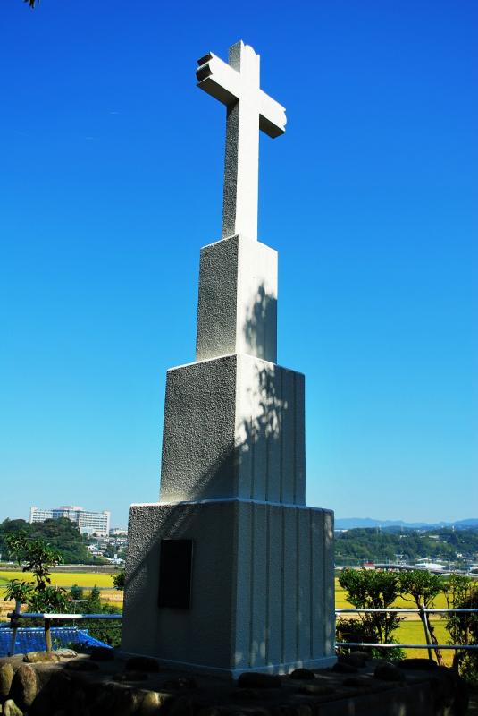 鈴田牢跡地の十字架石碑