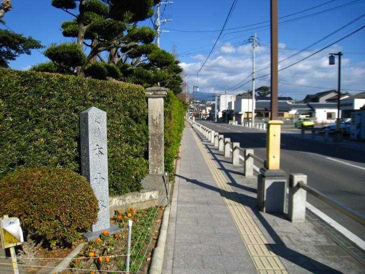 本小路武家屋敷通り