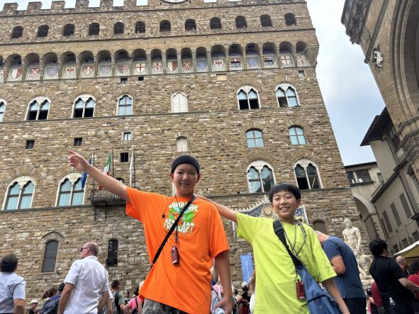 イタリア