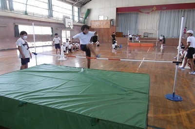高跳び