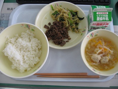 給食