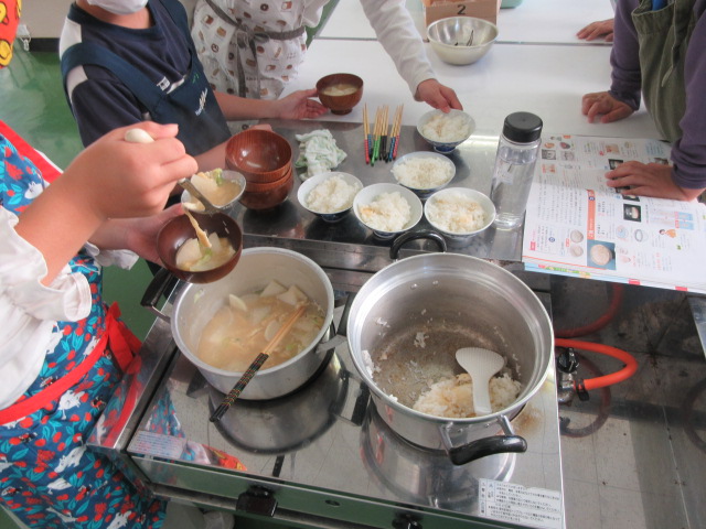 ごはんとみそ汁